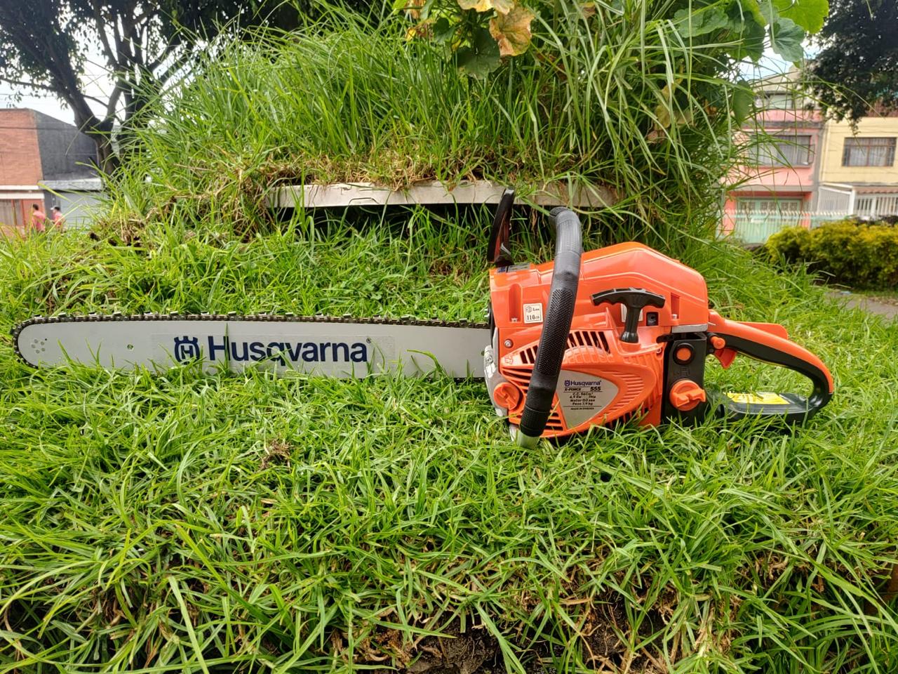 MOTOSIERRA HUSQVARNA 555